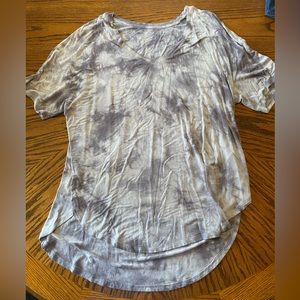 2 aerie soft and sexy tees.